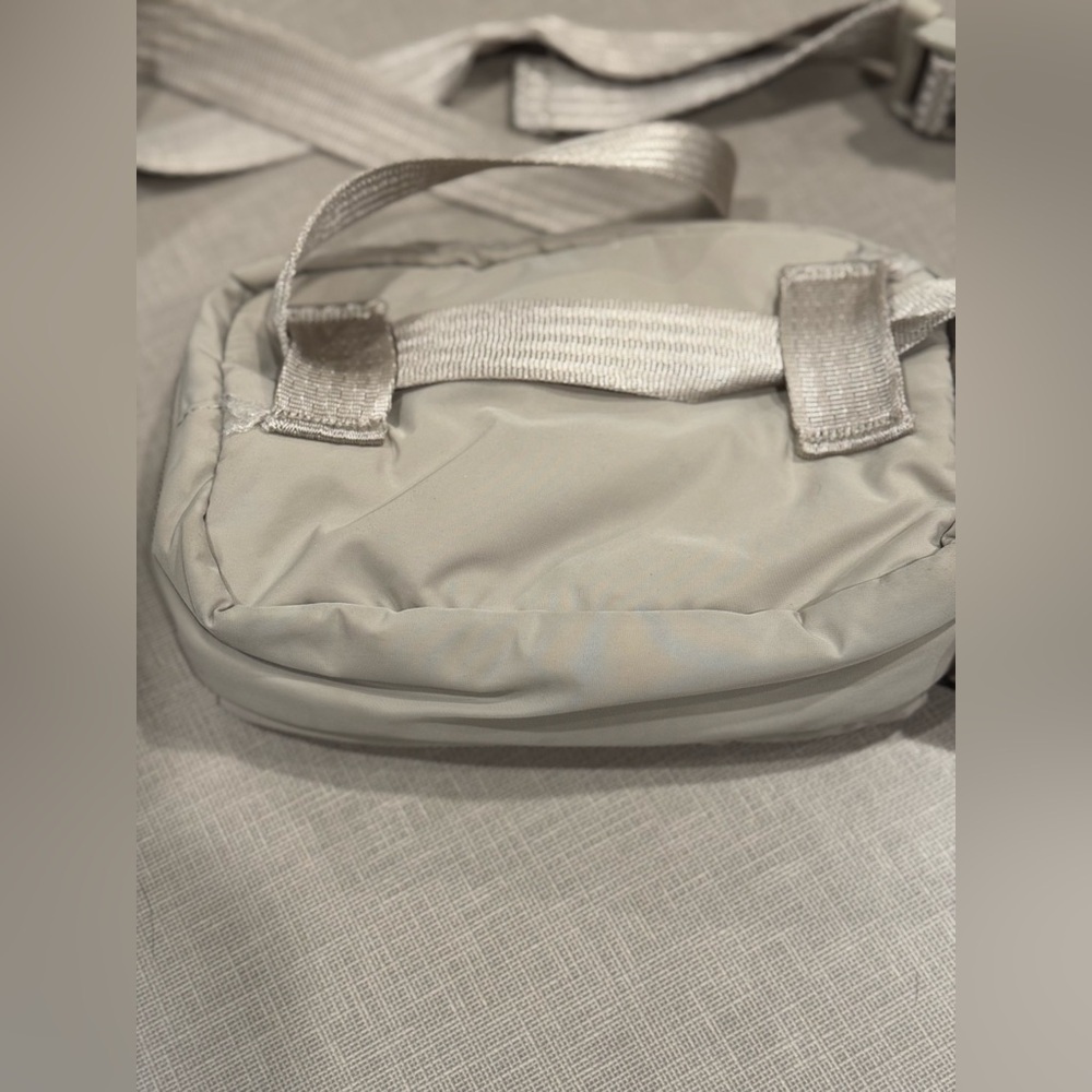 Athleta Light Gray Crossbody Bag - Picture 6 of 6
